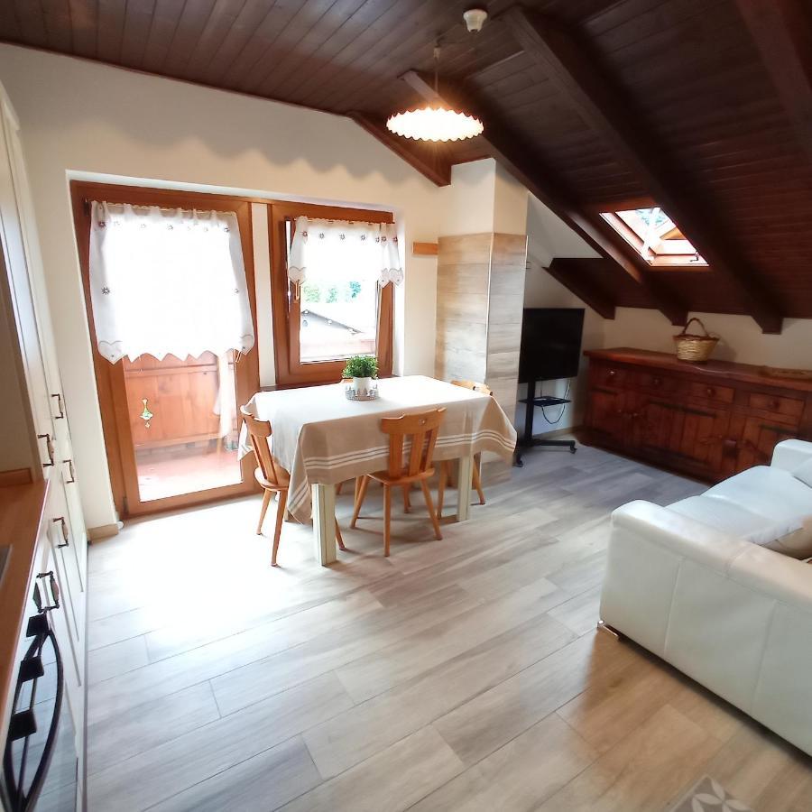 La Mansarda di Sabina. Apartment Fiera Di Primiero Bagian luar foto