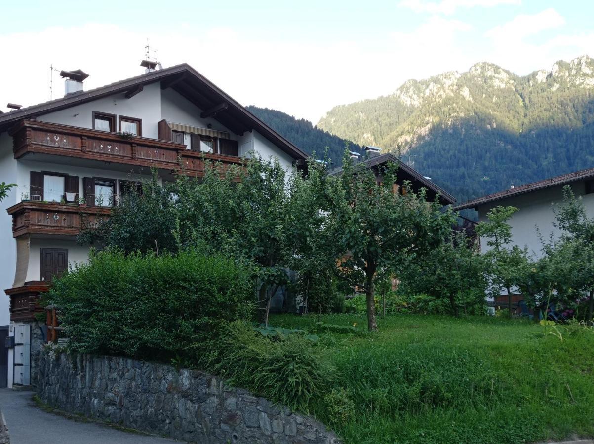 La Mansarda di Sabina. Apartment Fiera Di Primiero Bagian luar foto