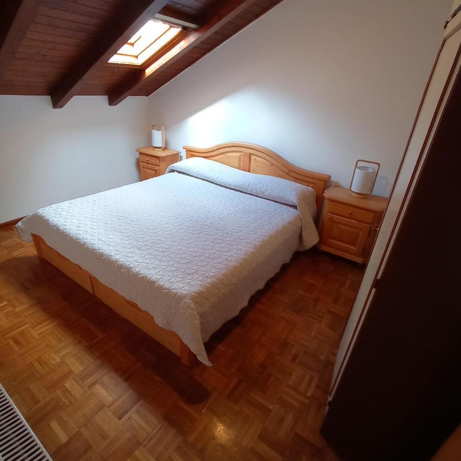 La Mansarda di Sabina. Apartment Fiera Di Primiero Bagian luar foto