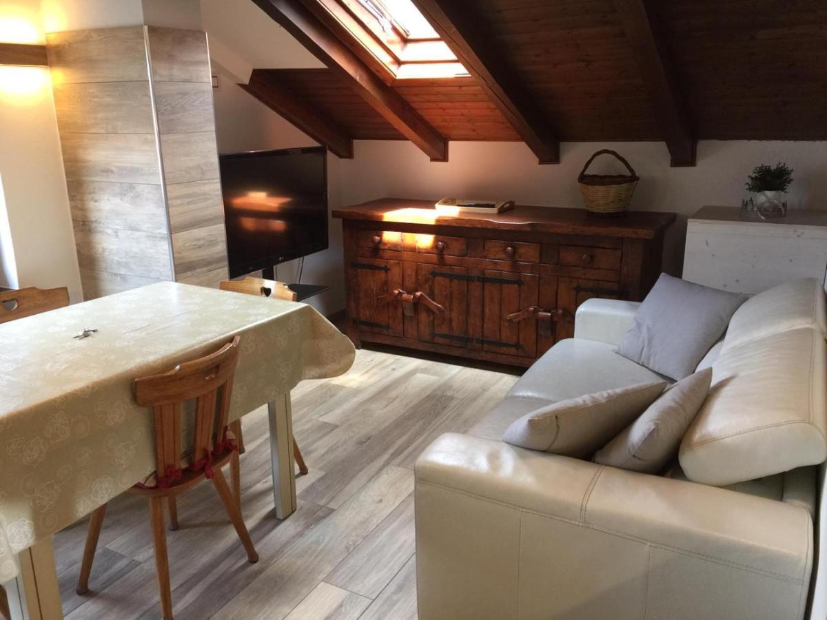 La Mansarda di Sabina. Apartment Fiera Di Primiero Bagian luar foto
